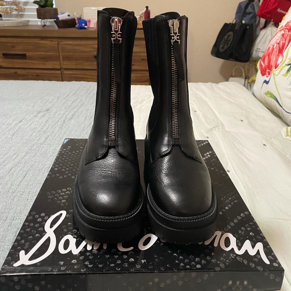 Winniford Lug Sole Chelsea Boot in black leather.